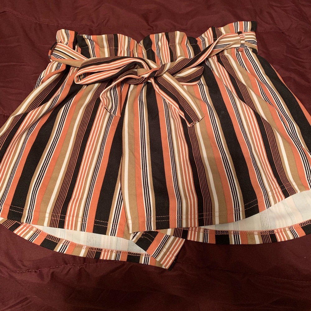 Tie flowy shorts